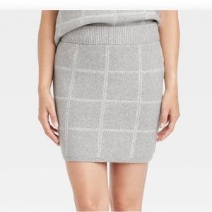 🎯 Grey windowpane woman’s mini sweater skirt by (a new day)